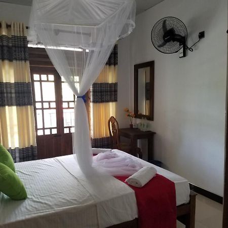 דמבולה Yashumi Homestay מראה חיצוני תמונה