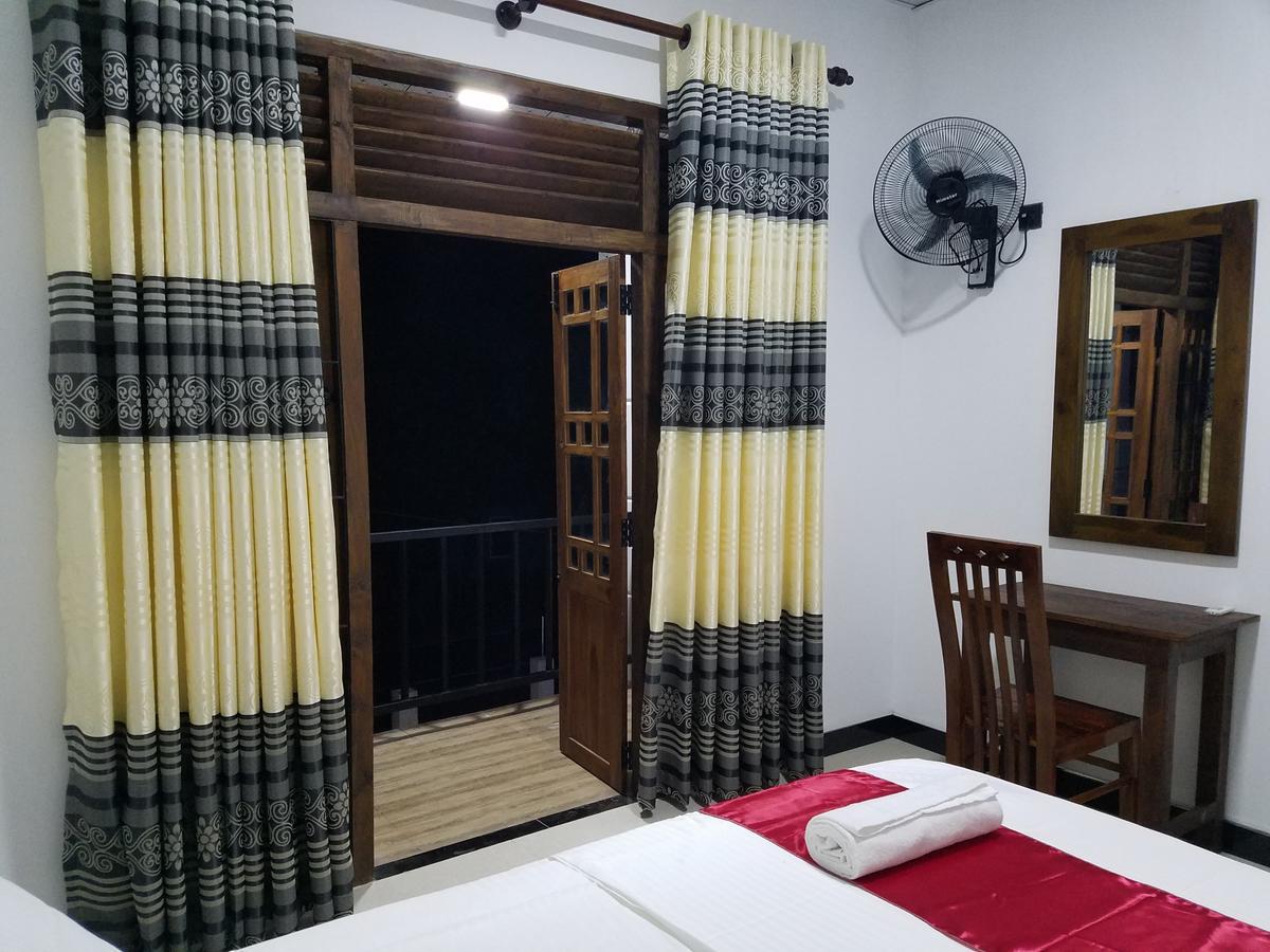 דמבולה Yashumi Homestay מראה חיצוני תמונה