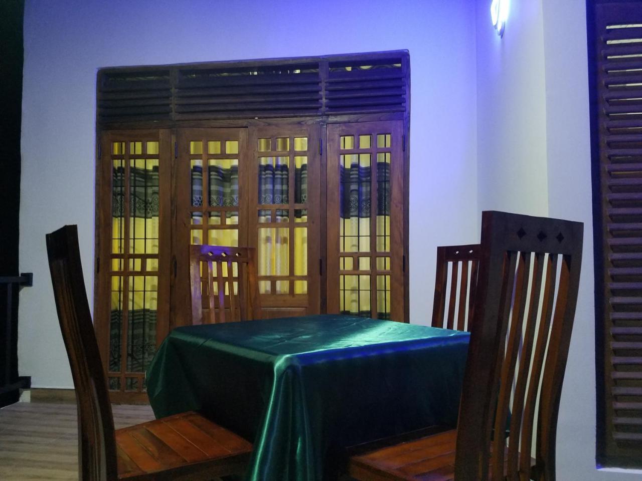 דמבולה Yashumi Homestay מראה חיצוני תמונה
