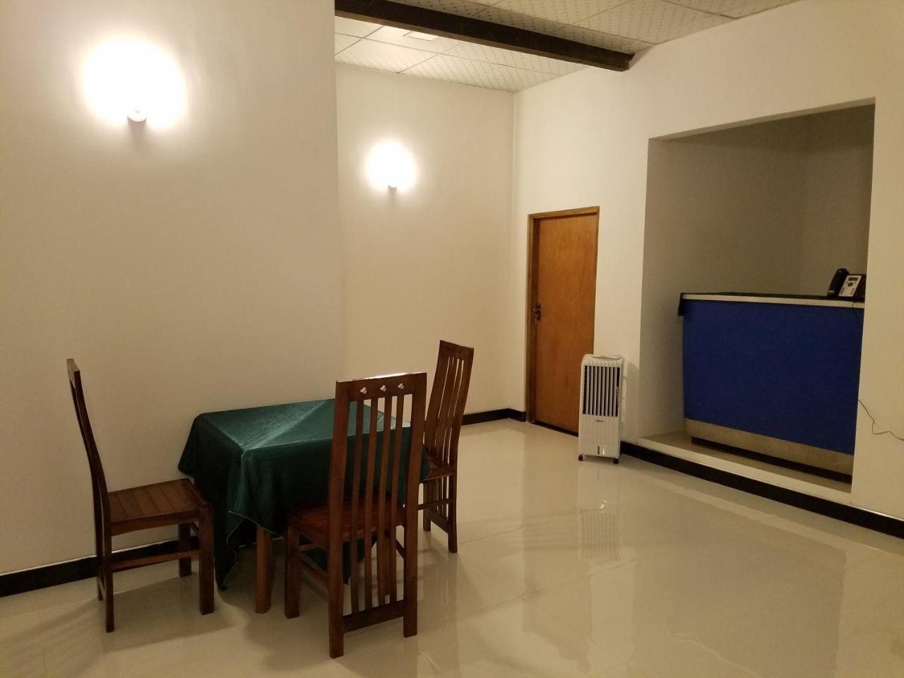 דמבולה Yashumi Homestay מראה חיצוני תמונה