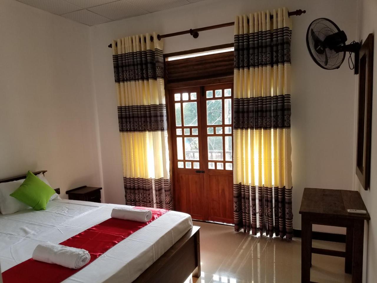 דמבולה Yashumi Homestay מראה חיצוני תמונה