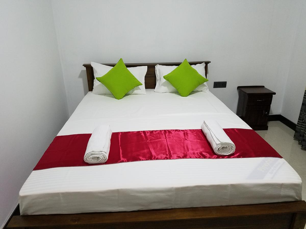 דמבולה Yashumi Homestay מראה חיצוני תמונה