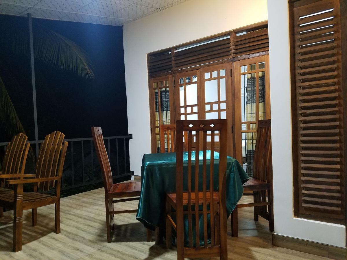 דמבולה Yashumi Homestay מראה חיצוני תמונה