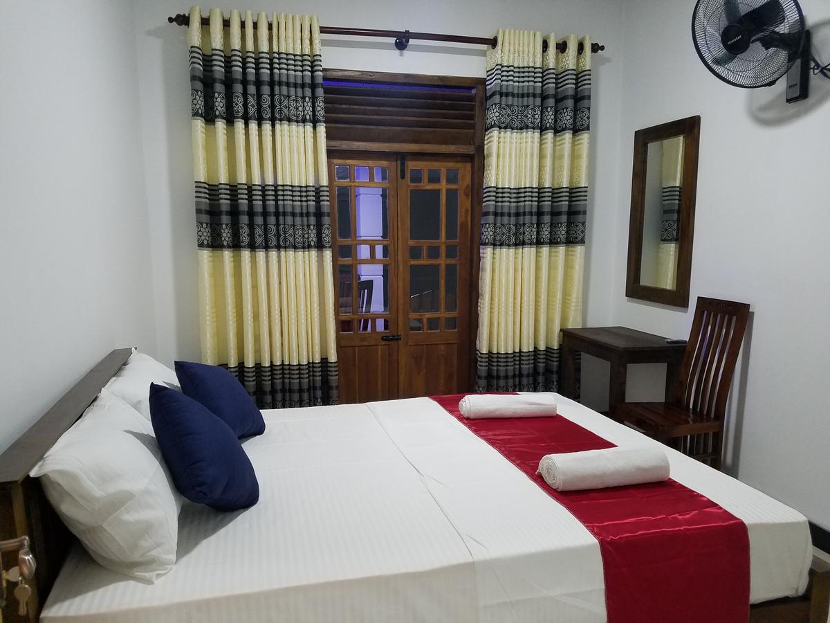 דמבולה Yashumi Homestay מראה חיצוני תמונה