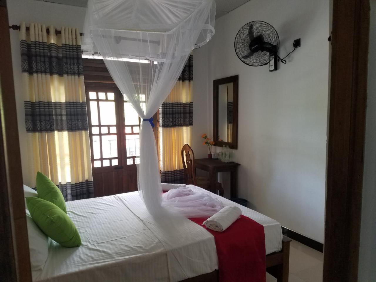 דמבולה Yashumi Homestay מראה חיצוני תמונה