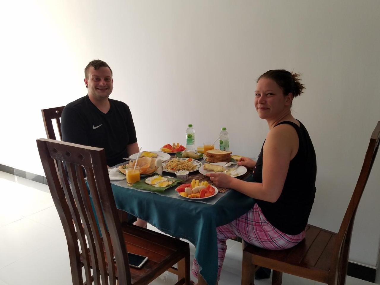 דמבולה Yashumi Homestay מראה חיצוני תמונה