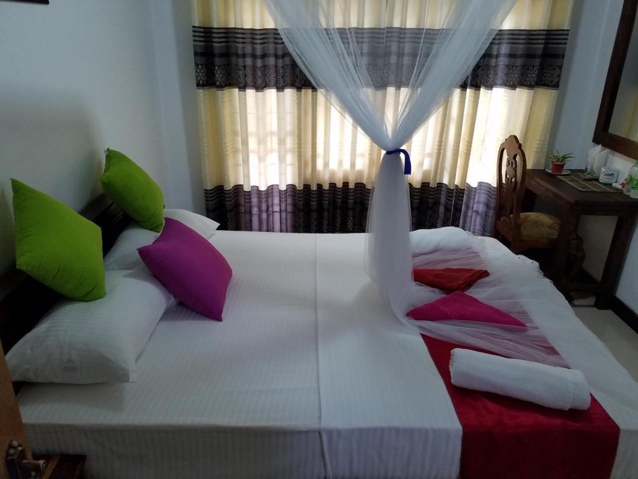 דמבולה Yashumi Homestay מראה חיצוני תמונה