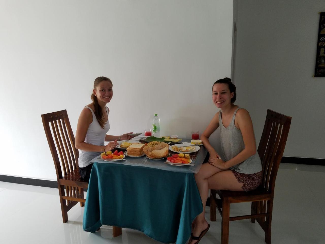 דמבולה Yashumi Homestay מראה חיצוני תמונה