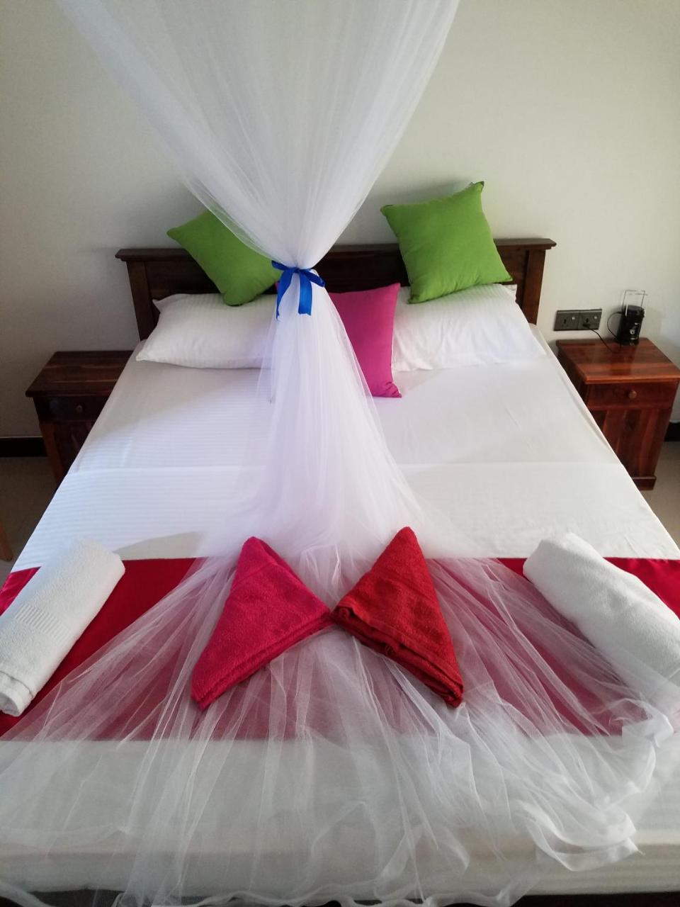 דמבולה Yashumi Homestay מראה חיצוני תמונה