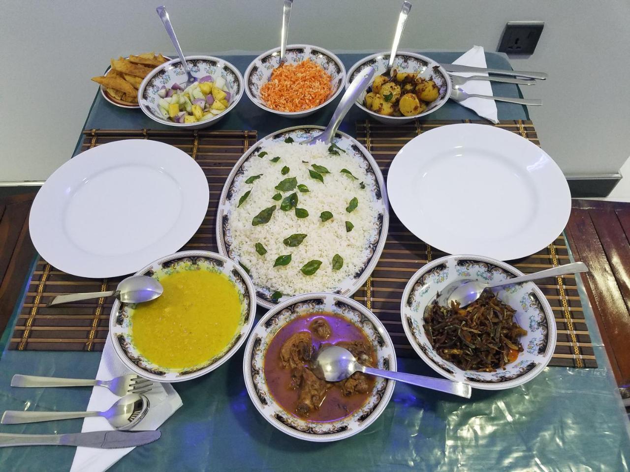 דמבולה Yashumi Homestay מראה חיצוני תמונה