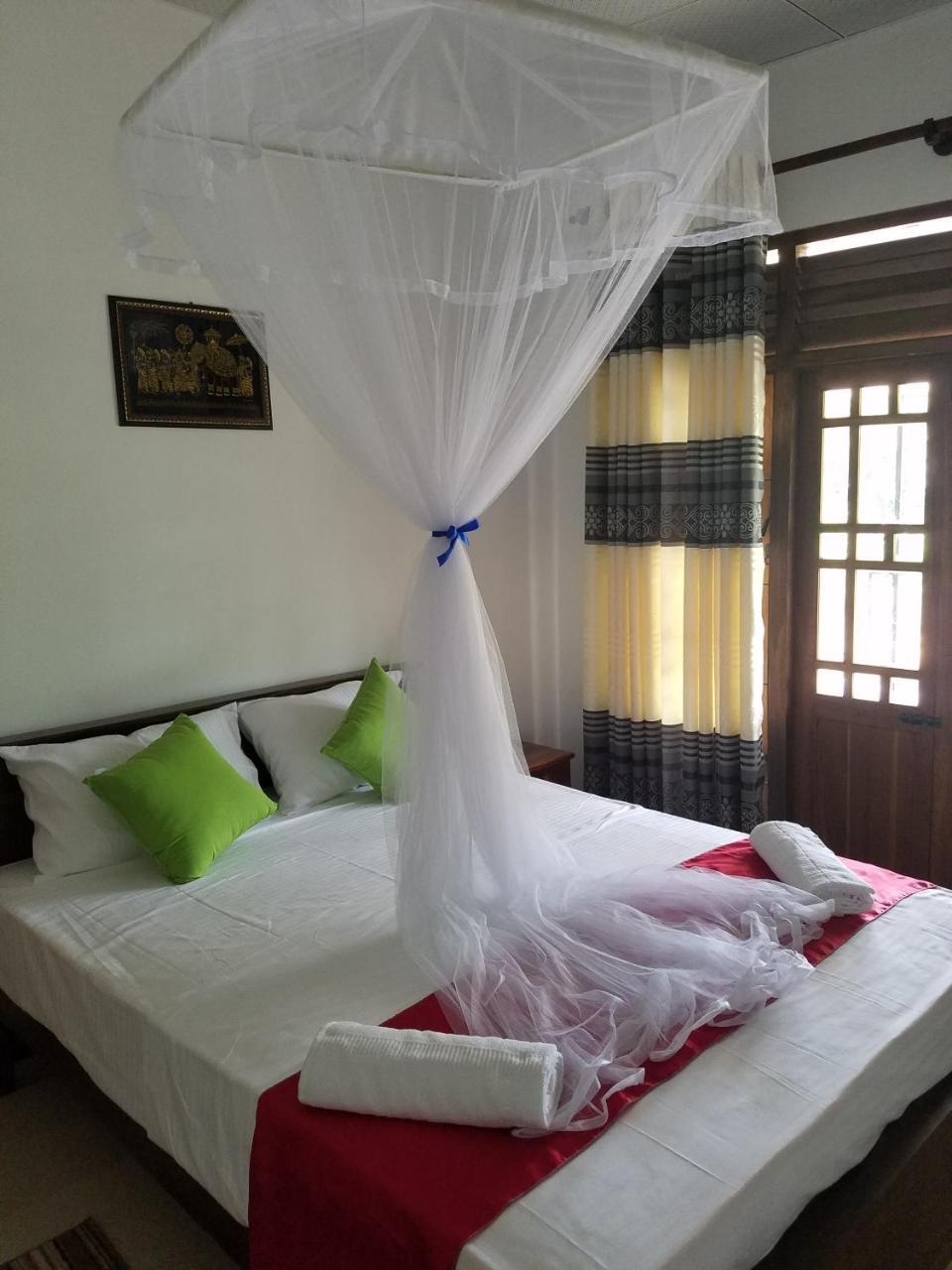 דמבולה Yashumi Homestay מראה חיצוני תמונה